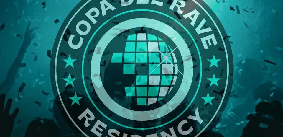 Логотип Copa del Rave Residency на фоне толпы