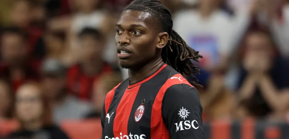 Игрок AC Milan на поле во время матча