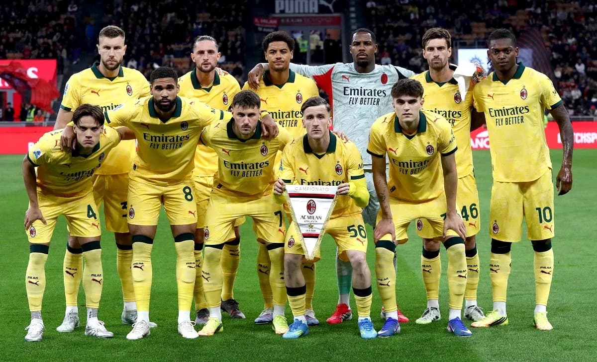 Игроки AC Milan перед матчем