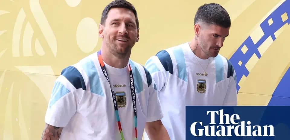 Игроки Аргентины идут на мероприятие перед матчем