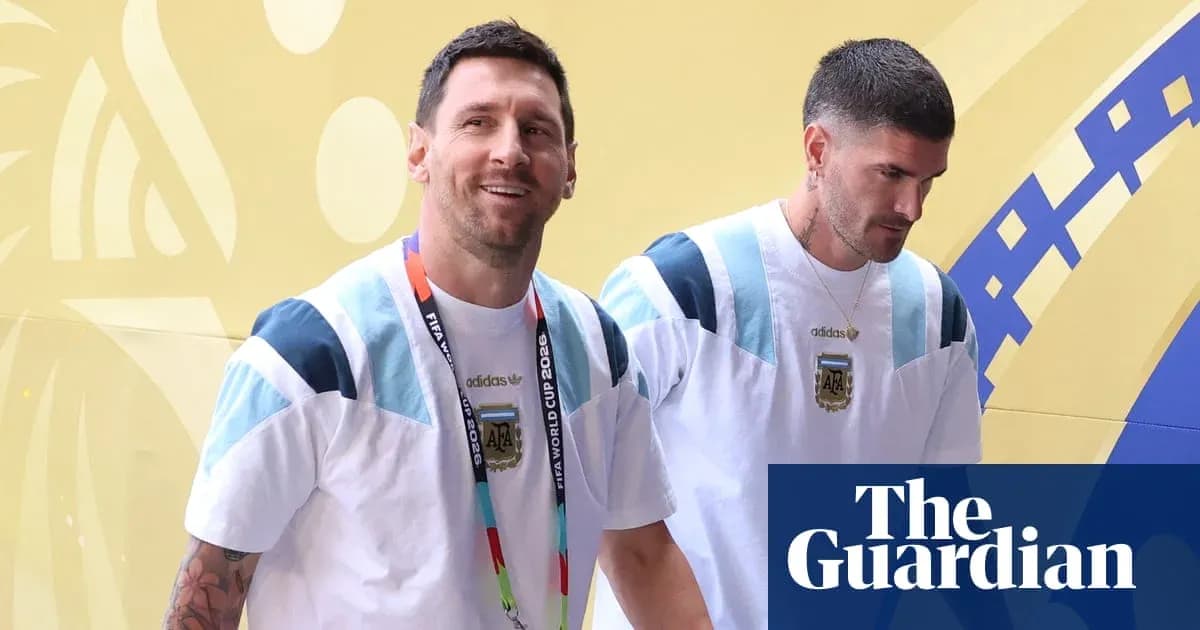 Игроки Аргентины идут на мероприятие перед матчем