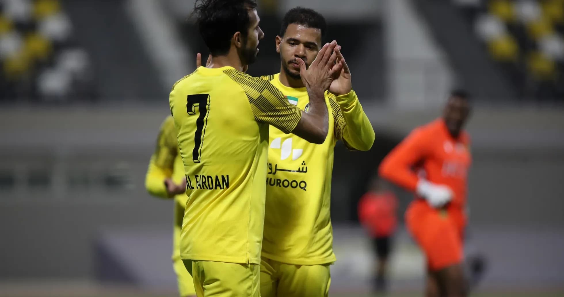 Игроки Al Wasl U23 празднуют гол