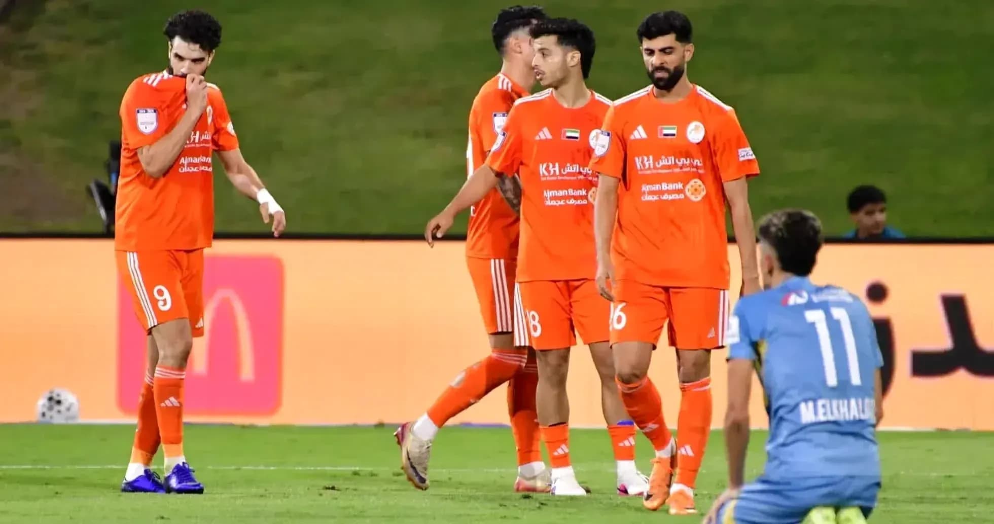 Игроки Аджмана U23 на поле во время матча