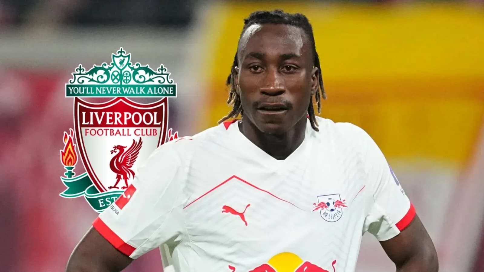 Игрок RB Leipzig на фоне логотипа Ливерпуля
