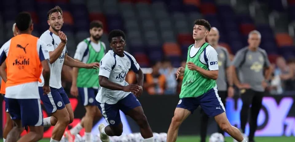 Игроки Manchester City на тренировочном занятии
