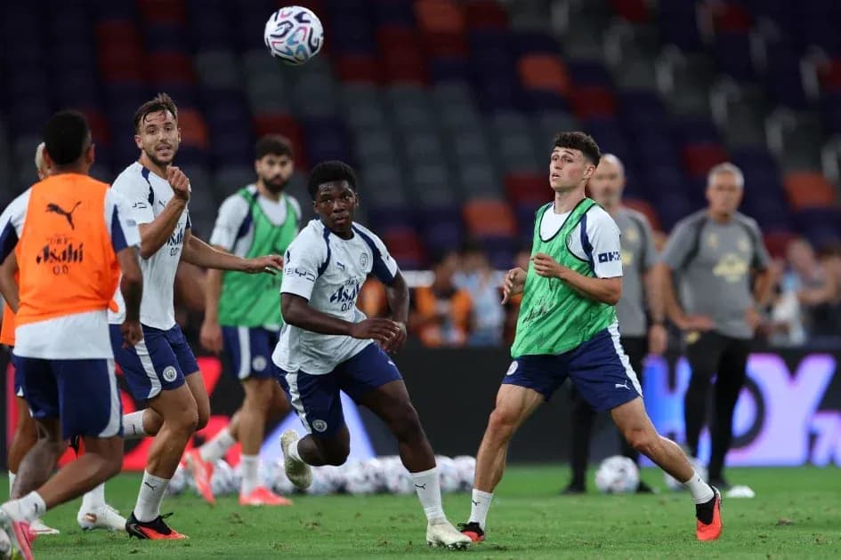 Игроки Manchester City на тренировочном занятии