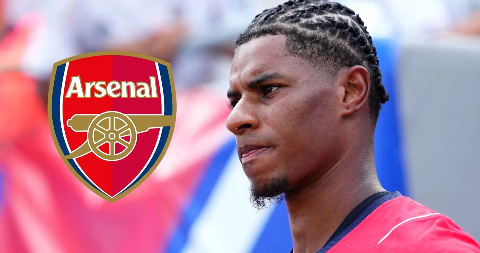 Игрок Arsenal на стадионе перед матчем