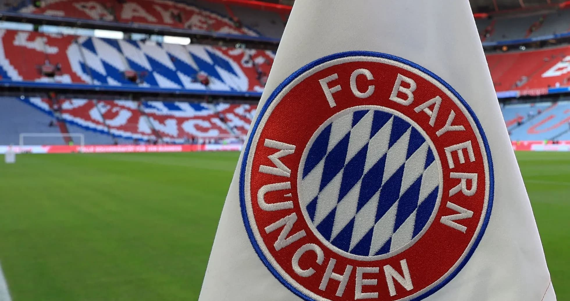 Флаг FC Bayern München на стадионе
