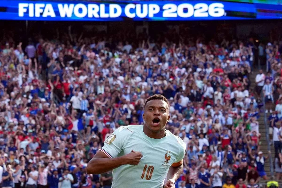 Игрок Франции празднует гол на чемпионате мира 2026 Игрок Франции празднует гол на чемпионате мира 2026